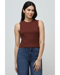 sleeveless basic t-shirt