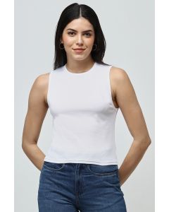 sleeveless basic t-shirt