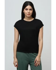 solid colored t-shirt