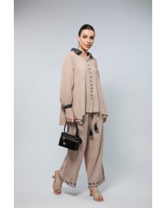 Flowing Wide-Leg Pants - A Fusion of Comfort and Detail