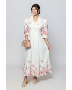 فستان ماكسي ثلاث أرباع الأكمام بنمط مورد