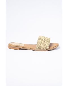 women slipper with straw pattern