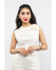 بلوزة نسائية بدون أكمام