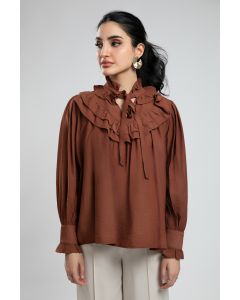بلوزة بكشكش وربطة عند الرقبة