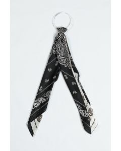 فولار مربّع بملمس حريري