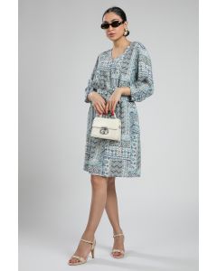 فستان بطول الركبة مطبوع بحزام خصر