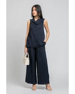 بنطلون واسع بكسرات أمامية