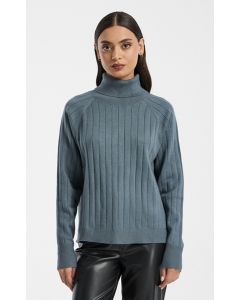 كنزة نسائية محبوكة بياقة عالية مضلعة