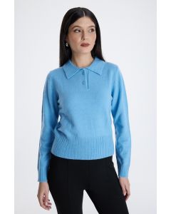 بلوزة نسائية محبوكة بياقة بولو