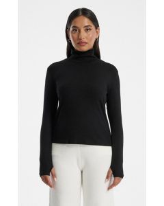 كنزة نسائية محبوكة بياقة عالية