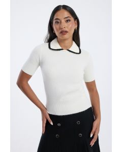 بلوزة محبوكة مع ياقة متباينة