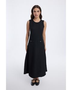 فستان ماكسي بدون أكمام محبوك