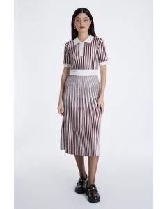 فستان محبوك ميدي بياقة بولو