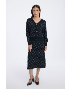 تنورة محبوكة بنقشة هندسية