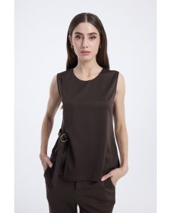 بلوزة بدون أكمام بتفاصيل ربطة جانبية