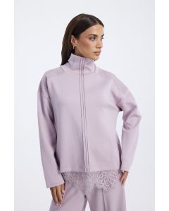 سويت شيرت بياقة عالية وتفاصيل دانتيل