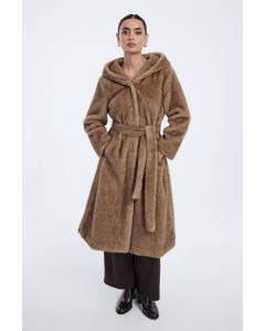 معطف نسائي طويل من الفرو الصناعي