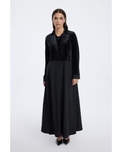 عباية طويلة بلمسة مخملية