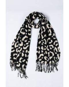 وشاح بنقشة حيوانية مع شراشيب