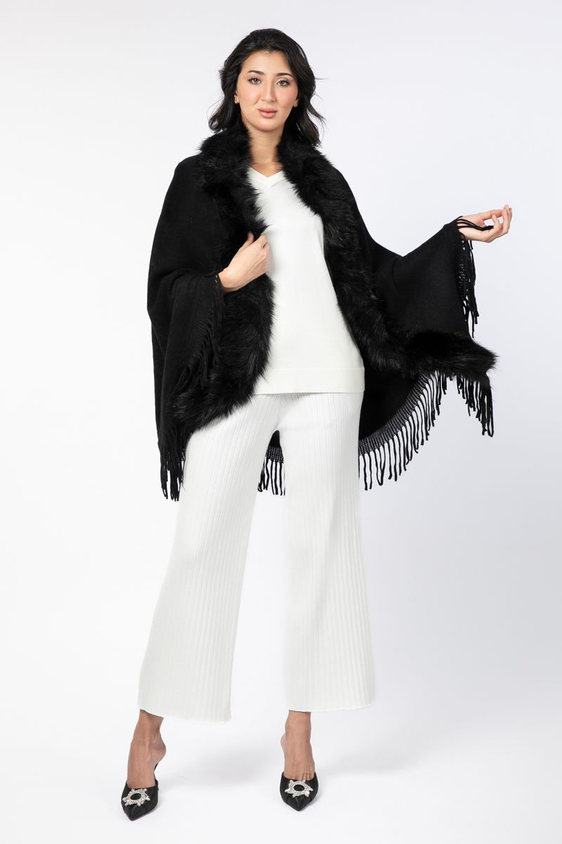 women poncho scarf with fur details