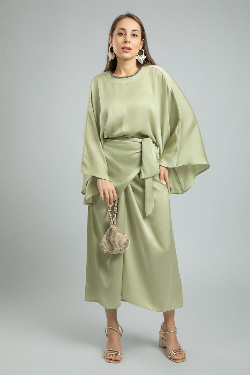 Midi Skirt in Soft Satin Fabric - A Timeless Piece for Every Wardrobe