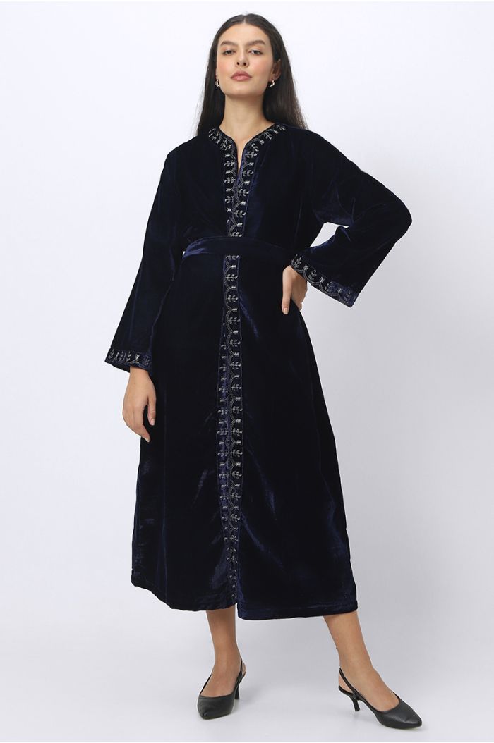 velvet outwear women abaya with embroidery